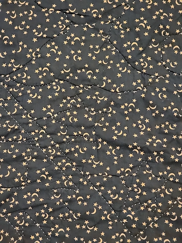 VTG EUC Disney Mickey Minnie Mouse Cotton Patchwork Quilt 40x32 Wallhanger - Image 4 of 4