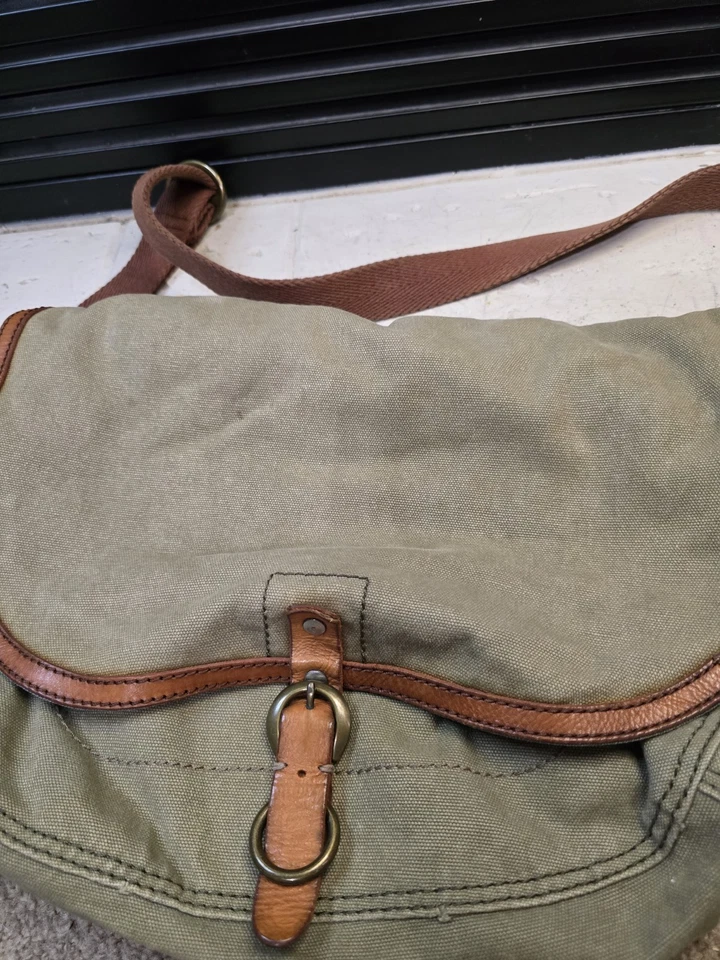 LUCKY BRAND Jeans Lona Cuero Borde Grande Mensajero Cartera Bolso Verde Ejército Foto 2 de 4