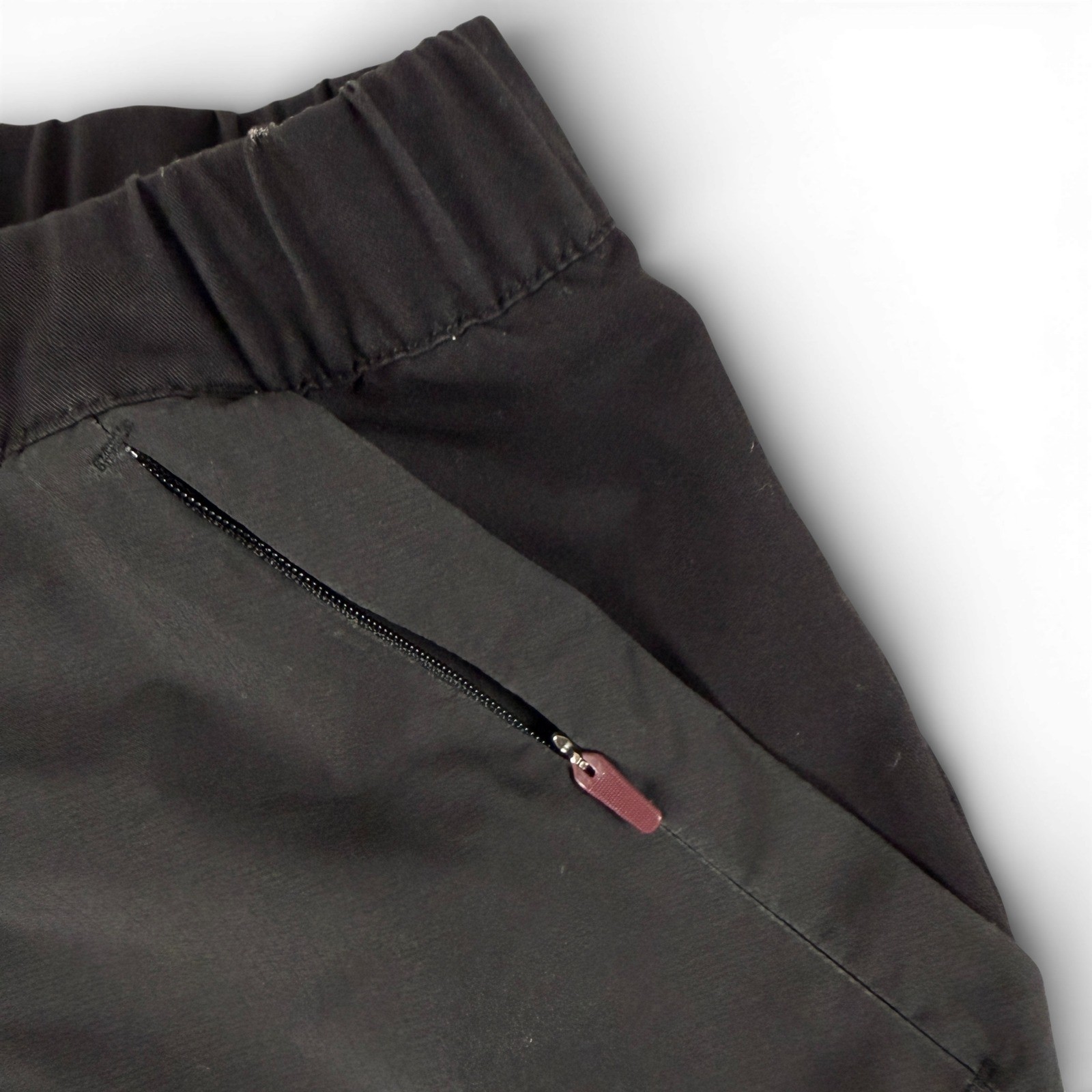 Disney x Figs Jogger Pants Mens M Black Mickey Scrub Drawstring Technical Pocket image 5