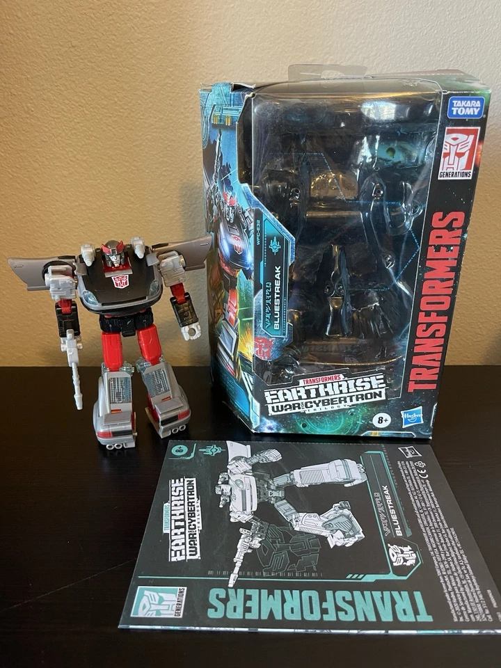 Transformers Generations Earthrise War for Cybertron Deluxe Bluestreak Figure - Image 2 of 4