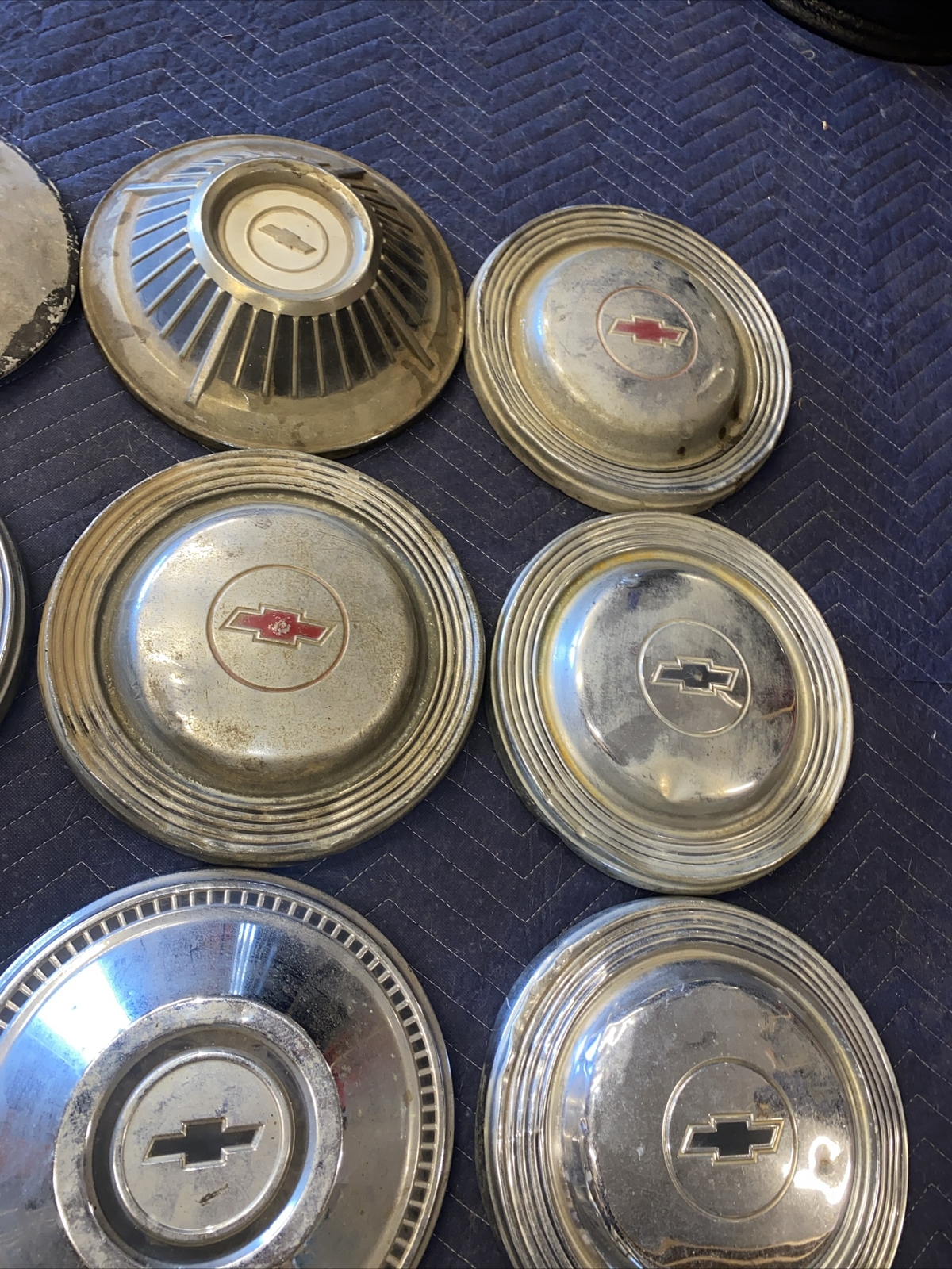 Vintage Lot Of 16 50's 60's Chevrolet Rat Rod Patina Hub Caps Wall Art