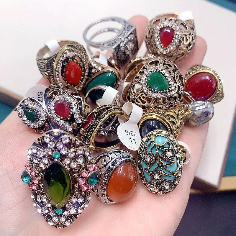Venta al por mayor Lote de 50 piezas Anillo Joyería Metal Estilo Mezcla Piedra Cristal Vintage Hombres Mujeres Foto 2 de 4