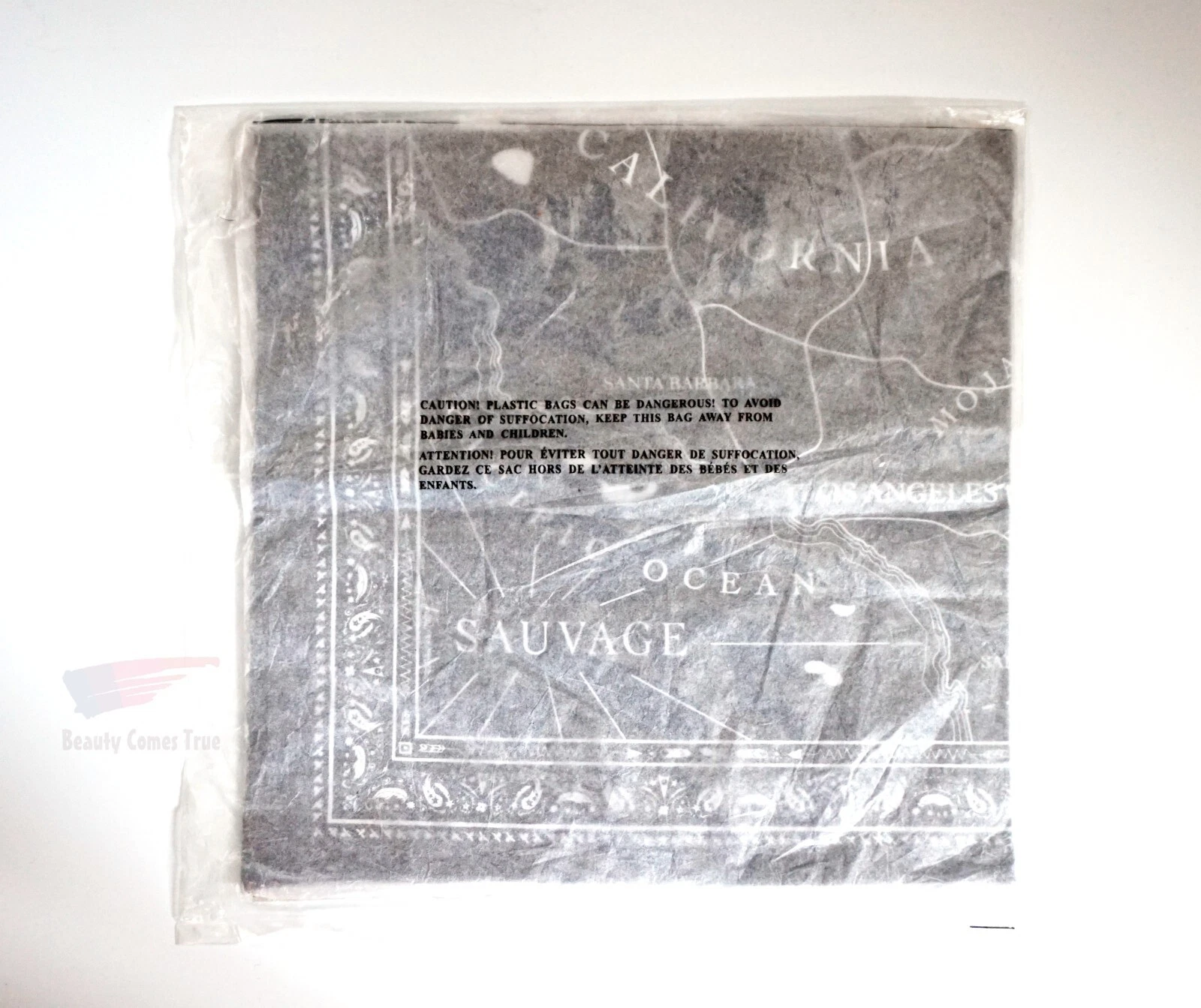 Bandana ou écharpe Dior SAUVAGE BLEU MARINE *Neuf avec étiquette* Difficile à trouver