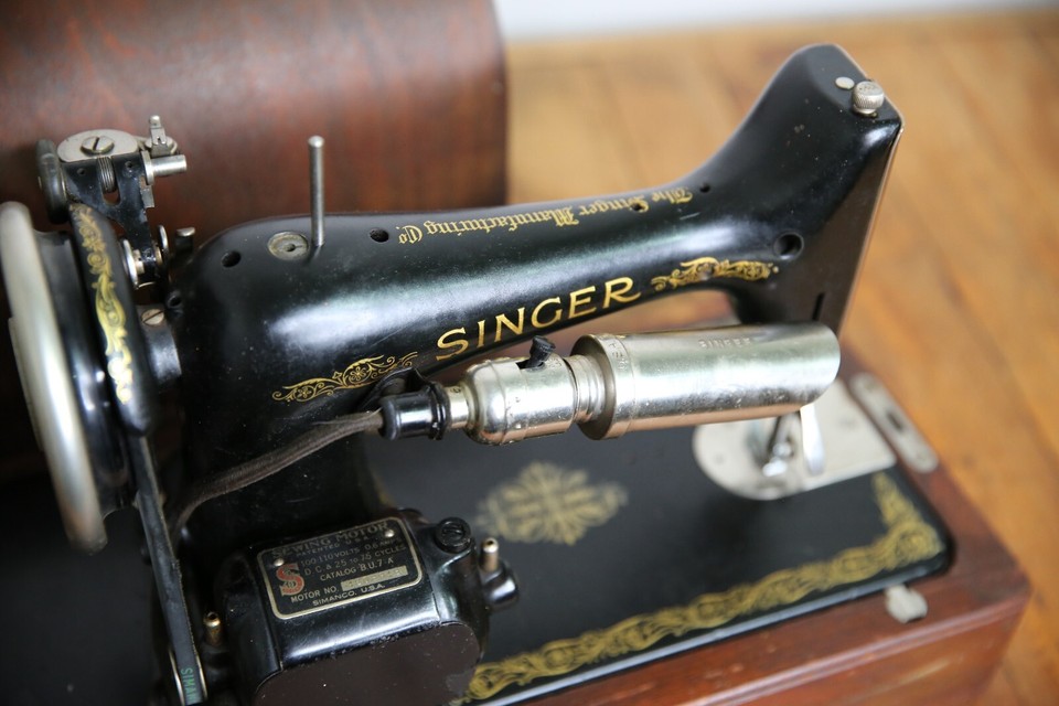 Antique Singer Sewing Machine Knee Lever Crank Wood Case box vintage eBay