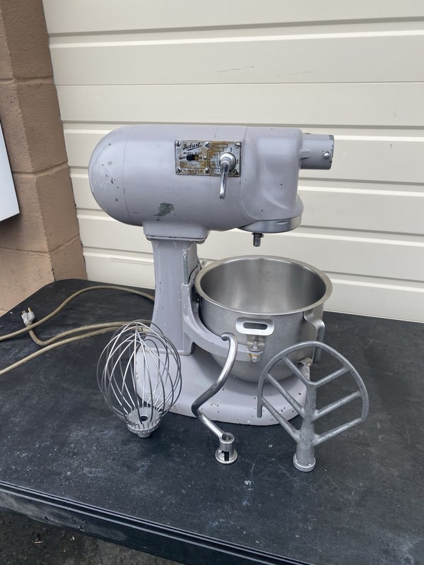 Hobart N50 Mixer Commercial Countertop 5 Quart / 5 QT Bowl & 3 Attachments Local