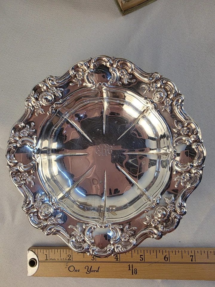 Toalla Vintage Plateada Old Master En Relieve Bon Bowl 4022 7 1/2" Monograma Foto 2 de 4