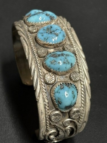 NATIVE AMERICAN  925 STERLING SILVER AND TURQUOISE CUFF BRACELET - Picture 5 of 8