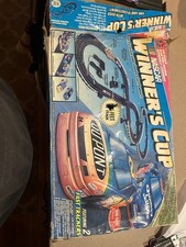 Vintage LIFE-LIKE HO SCALE NASCAR WINNERS CUP 15 FEET SLOT CAR TRACK