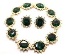 KJL KENNETH JAY LANE GREEN RHYNESTONES & CRYSTAL NECKLACE & CLIP EARRINGS SET