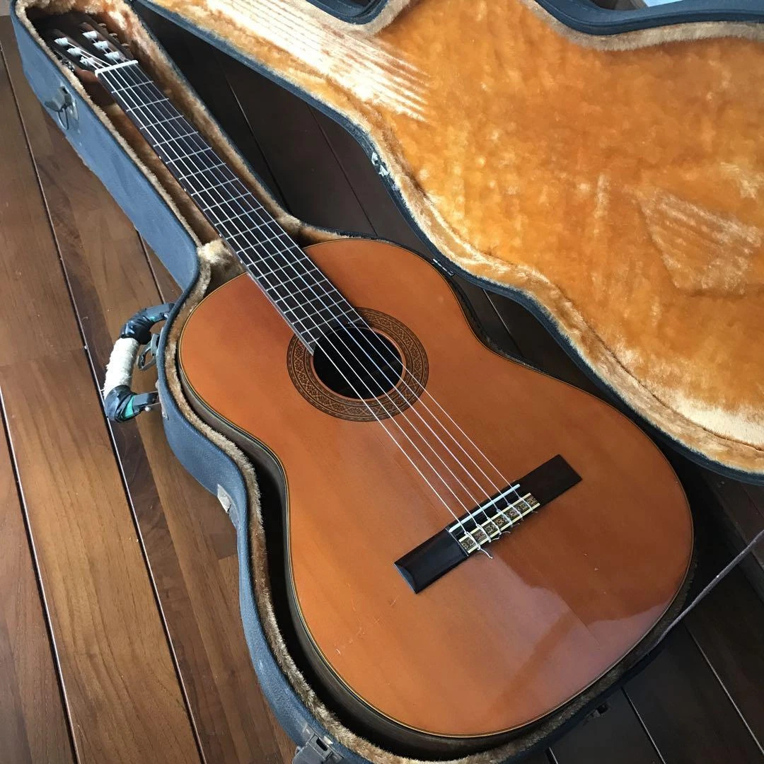 鈴木バイオリン製第一号アコースティックギター