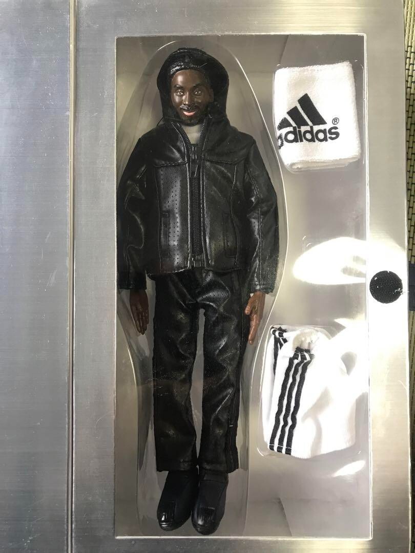 非売品 コービー アディダス KOBE adidas フィギュア 人形 Unopened