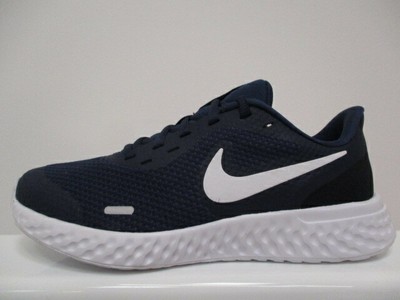 nike revolution 24