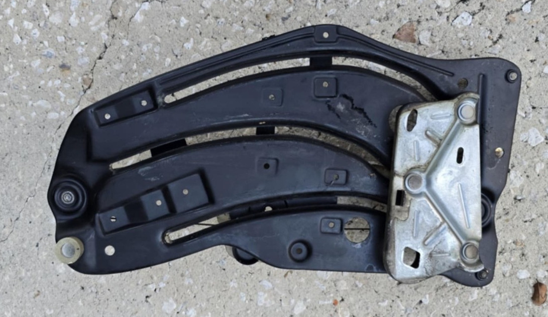 2015 BENTLEY GT Rear Right Side Quarter Window Regulator Motor OEM 3W8839398C