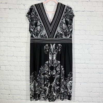 Kiara V-Neck Dress Women Plus XXL Black and White Short Sleeve Fair Isle Flowy