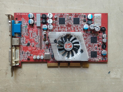 ATI Radeon 9800 Pro Grafikkarte DVI VGA  128 MB DDR AGP Retro