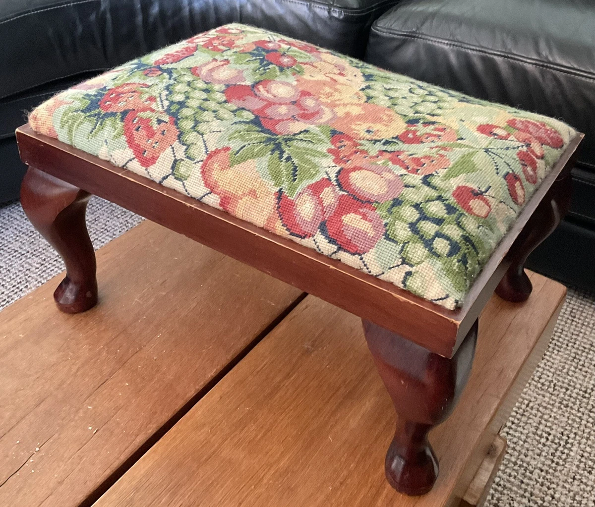 OLD VINTAGE ANTIQUE SHABBY CHIC VICTORIAN TAPESTRY FOOT STOOL