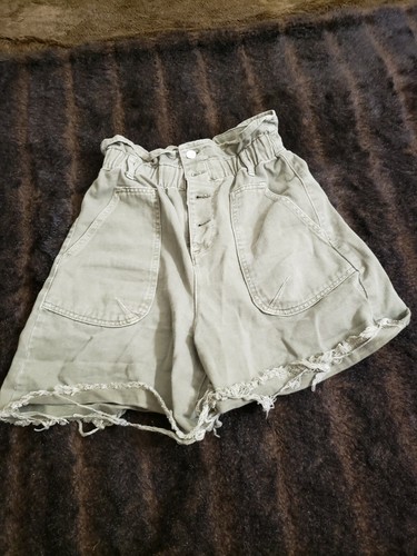 Zara Women's Cut Off Mom Jeans Shorts 