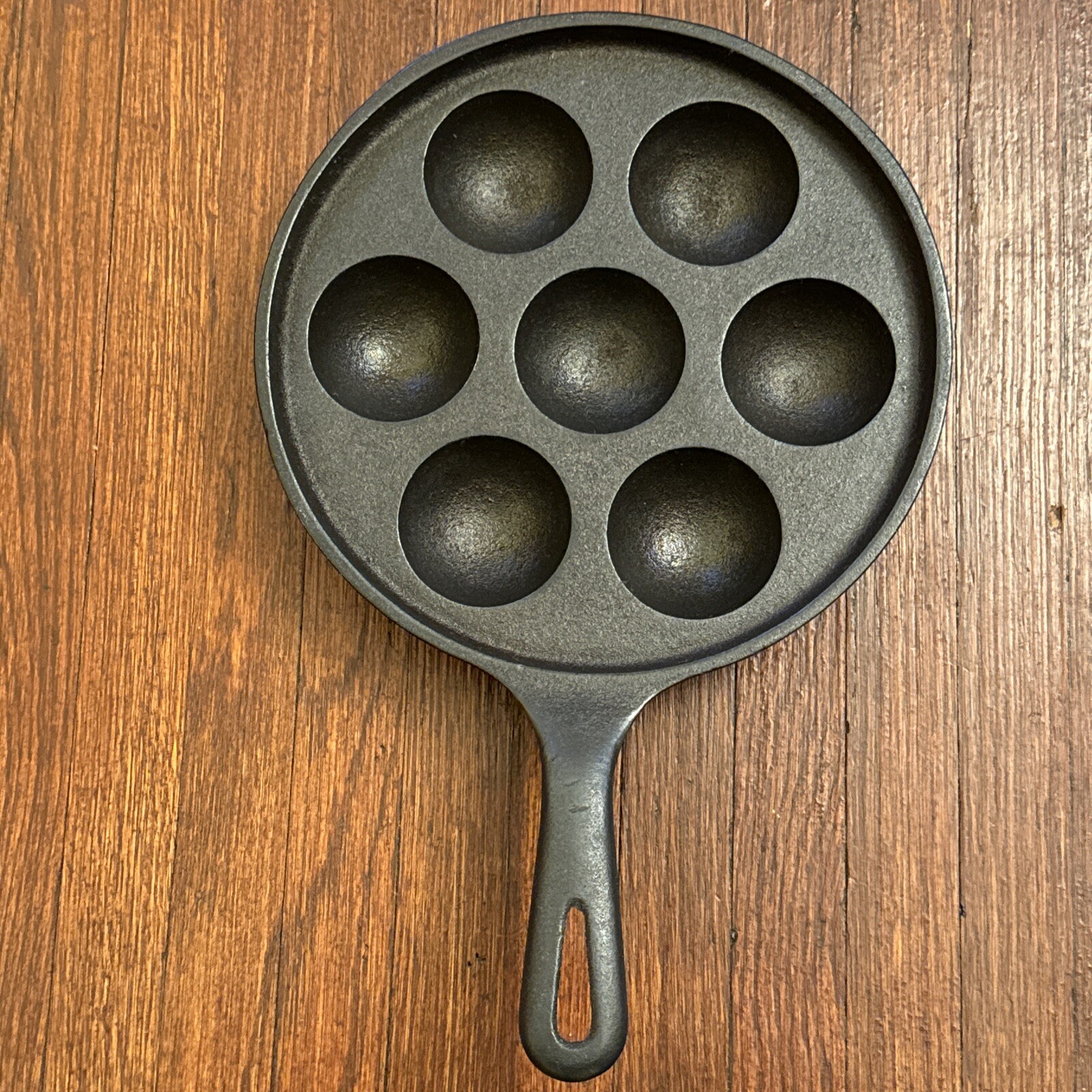 Vintage GRISWOLD Danish Cake Pan/Egg PoacherCast Iron962USA c.1970