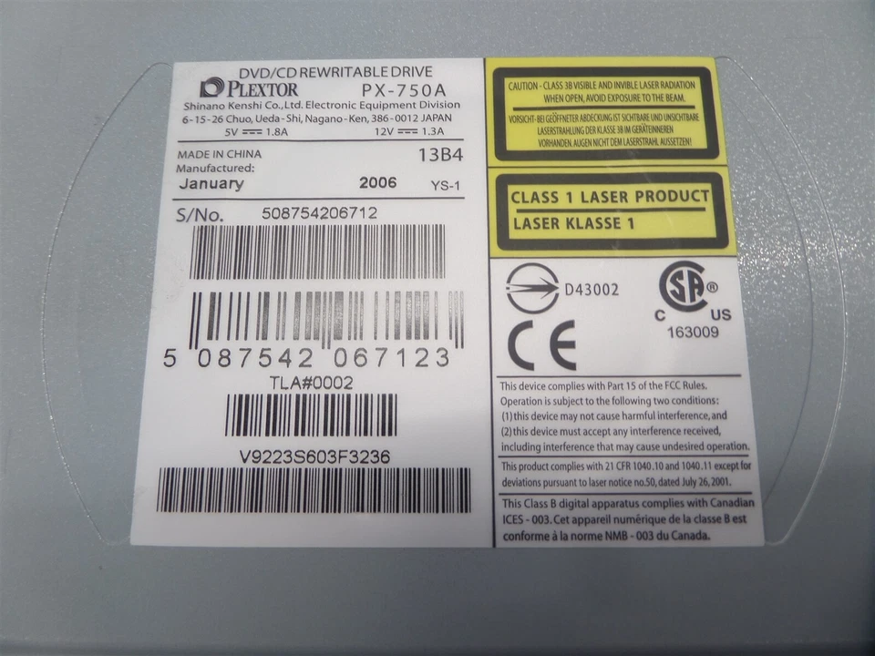 Plextor PX-750A DVD/CD Rewritable IDE Drive - Black Bezel - Image 4 of 4