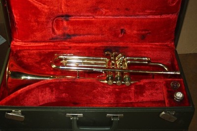 Vintage 1966 Holton Collegiate Cornet  W/ Case - Horton Mouthpiece # 435695
