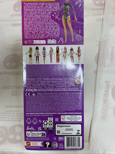 Barbie -Ginnasta, Bambola Bionda con Coloratissimo Body, 2 Bastoni e Nastro, Gio - Foto 7 di 7