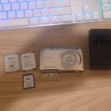 Nikon COOLPIX S3100 14MP 5x Zoom 2.7in READ DESCRIPTION 