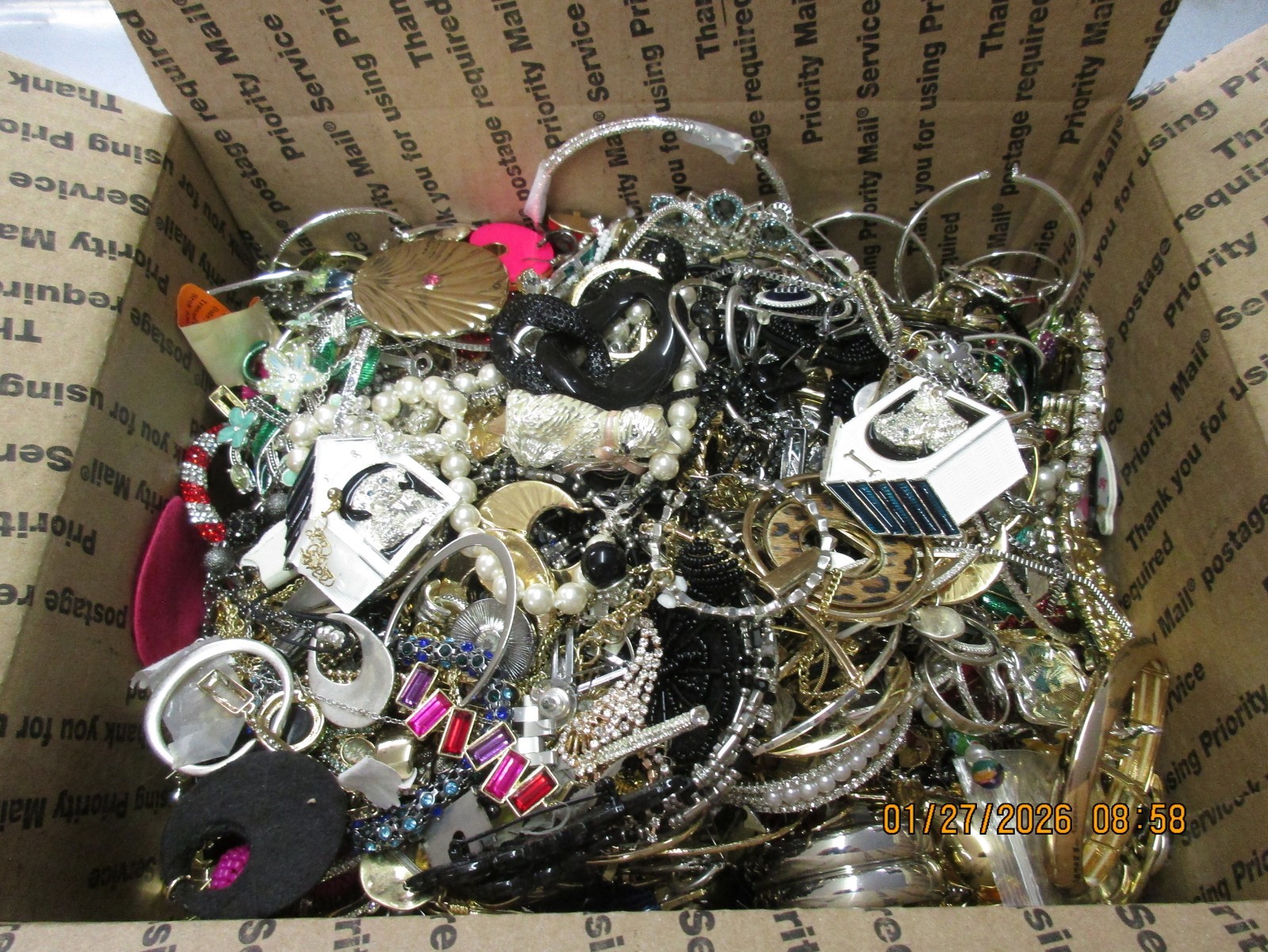 14 Pounds Fashion Jewelry All NEED Repaired Great For Repair Or Art Steampunk