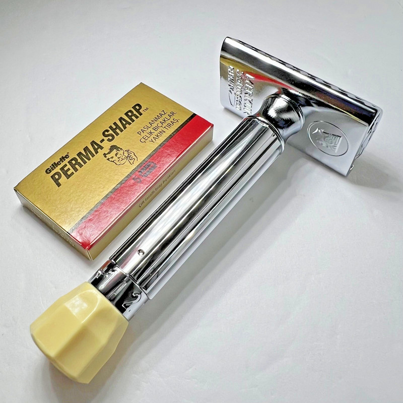 Merkur Progress [Short] Adjustable Safety Razor with Gillette Perma Sharps