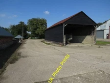 Photo 6x4 Footpath through Great Wilsey Farm Haverhill/TL6645  c2015