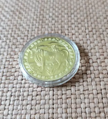 Taurus Gold Plated Zodiac Medallion Gift Astrology Fans 1.57" Coin In Capsule