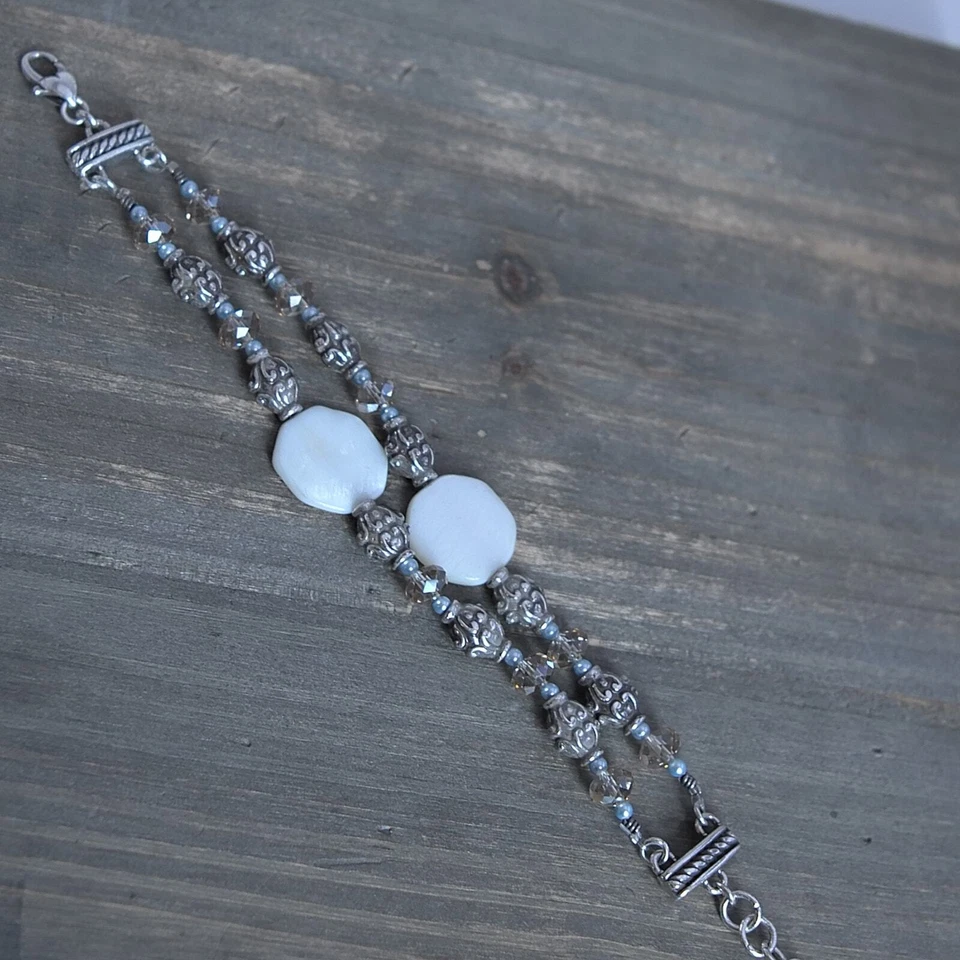 Brazalete Brighton UTOPIA Madreperla Con Cuentas Dos Hilos Retirado 8" Foto 3 de 4