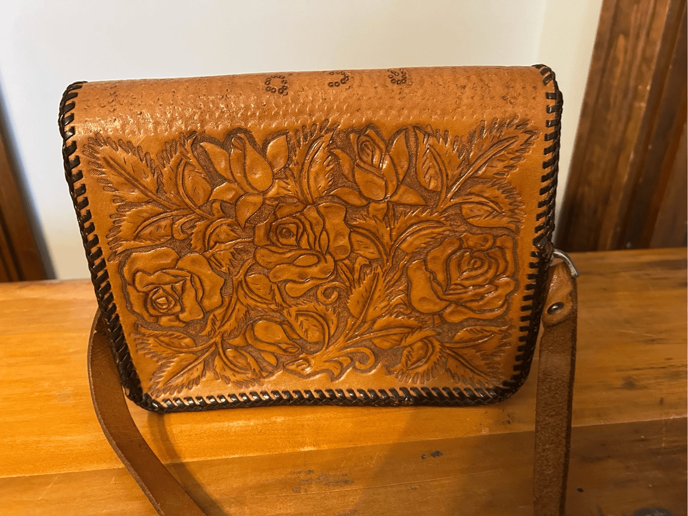 Handmade brown leather purse - floral design - image 3