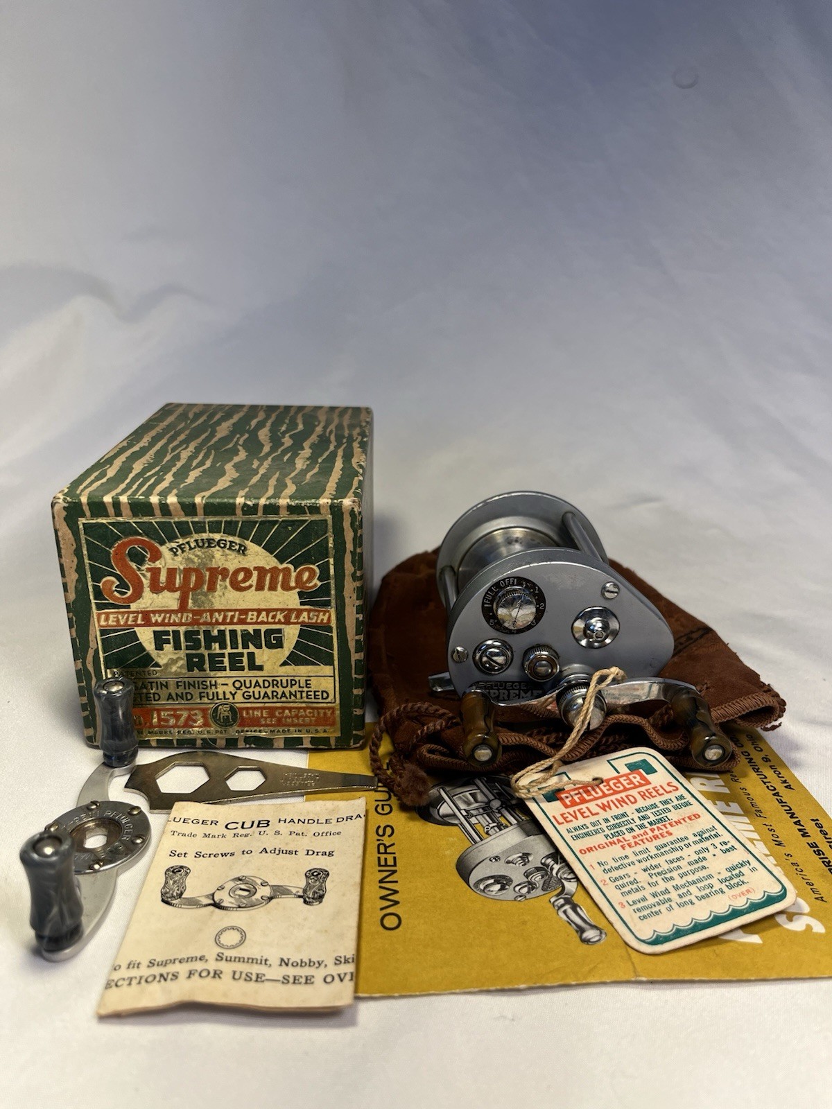 Pflueger Supreme 1573 With Box,Instructions,Hang Tag,Reel Ba