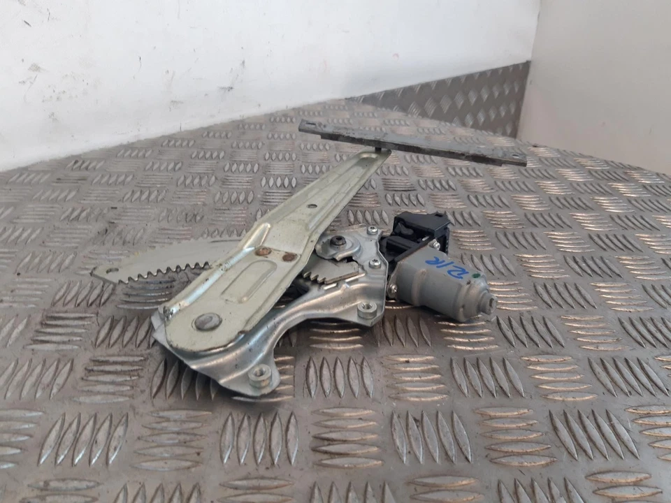 Regulador de janela traseira Nissan Juke Mk1 2010-2015 driver direito O/S 82731CV01B - Imagem 2 de 4