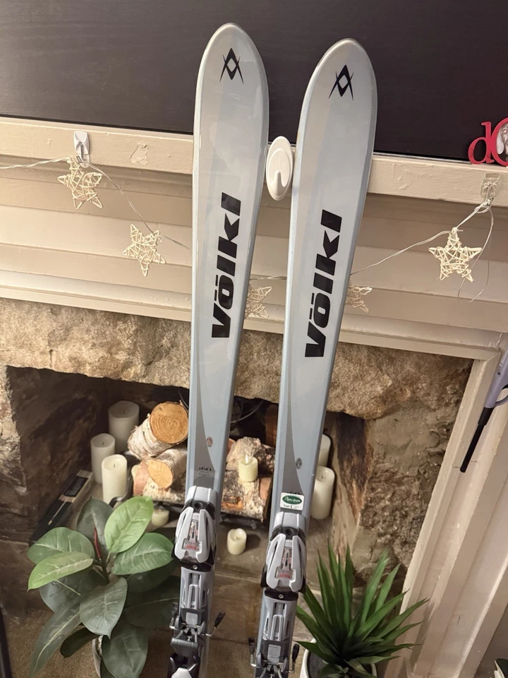 Esquí Volkl 160 con fijaciones de marcador. Un par de esquís clásicos hechos en Alemania y encuadernación Foto 2 de 4