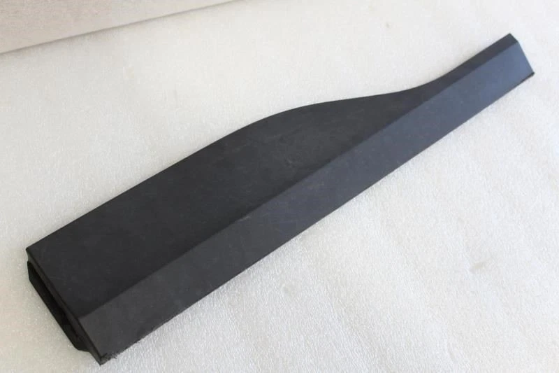 2018 2019 2020 2021 2022 HYUNDAI KONA LEFT REAR DOOR LOWER MOLDING TRIM - Image 3 of 4