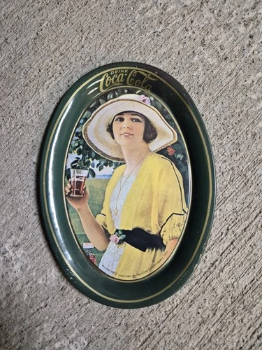 Vintage 1973 Coca Cola Tip Tray- Golfer Girl - Nice!!