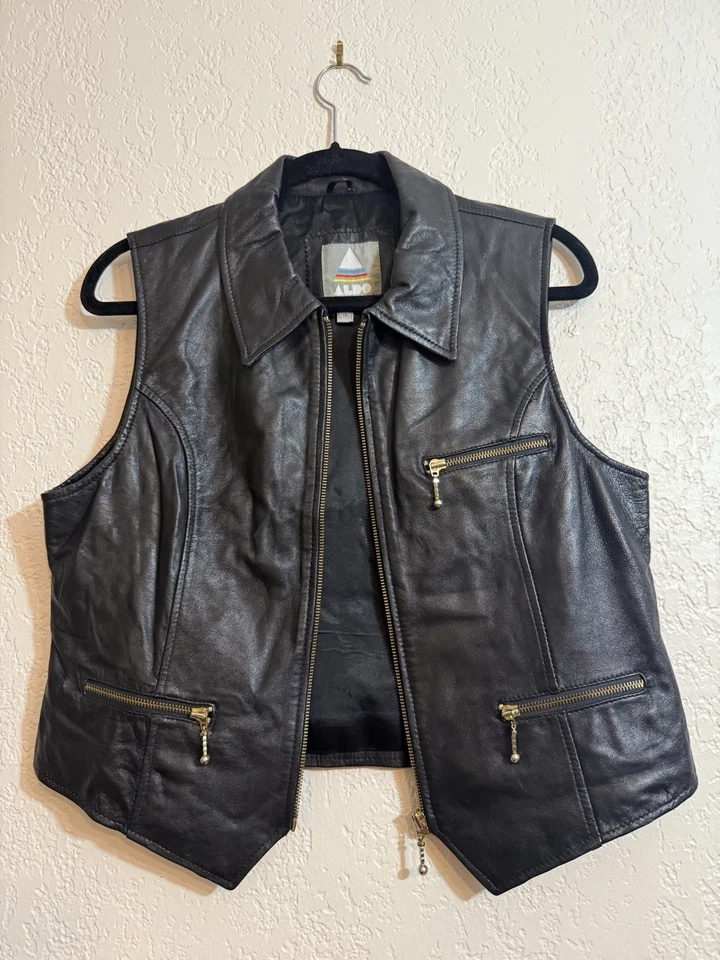 NUEVO SIN ETIQUETAS - Chaleco vintage de cuero negro Aldo con detalles de latón Foto 3 de 4