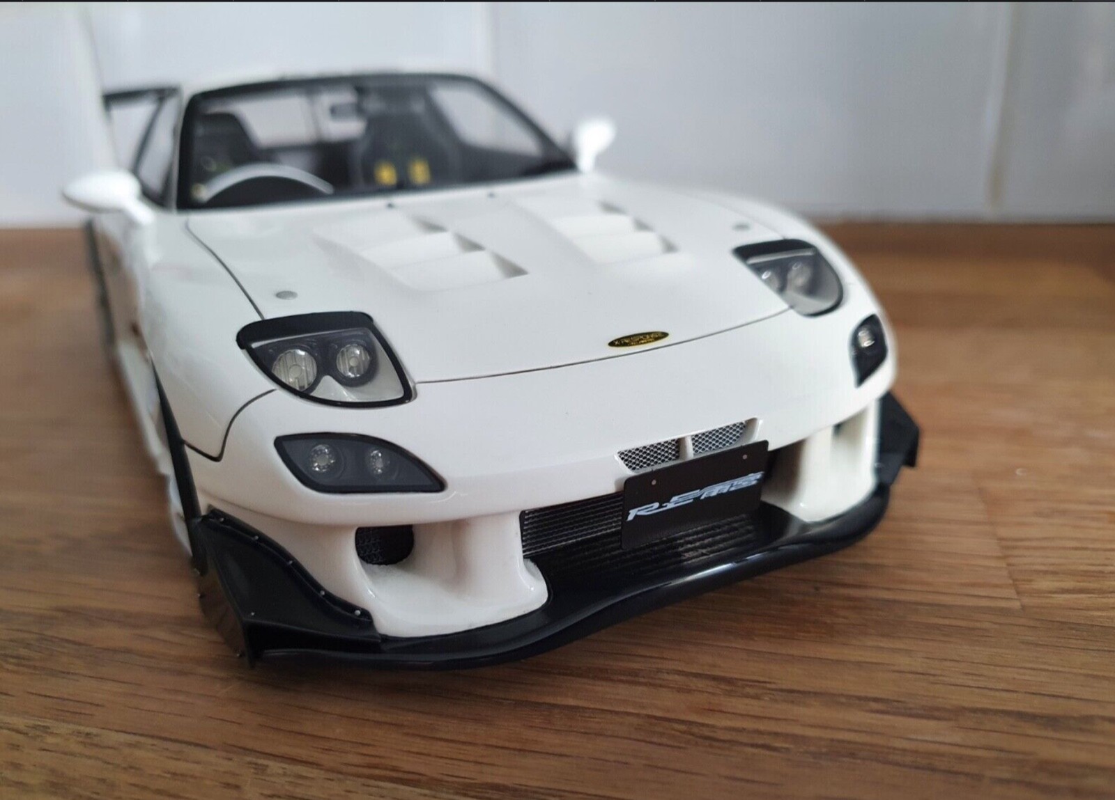イグニッションモデル IG2398 1/18 Mazda RX-7 (FD3S) イグニッションモデル IG2398 1/18 Mazda RX-7 (FD3S)