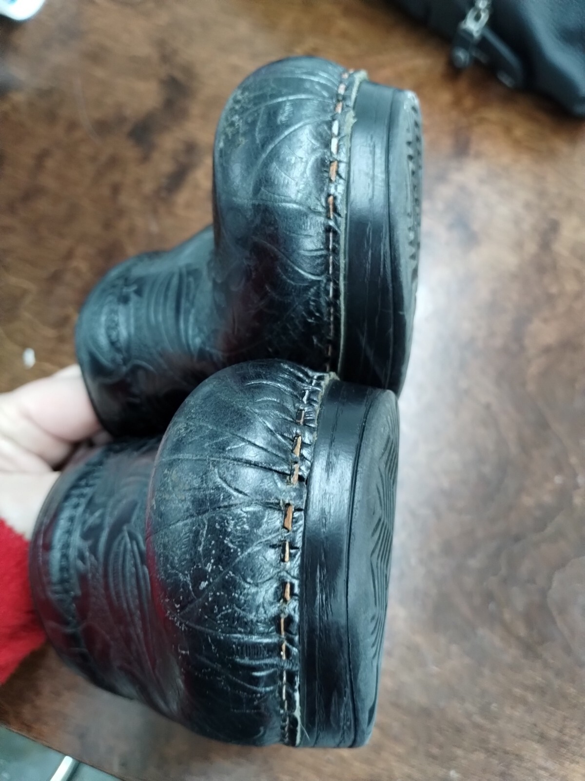 Dansko Embossed Leaf Pattern Clogs Black Leather … - image 12