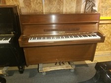 YAMAHA PIANO 43" FREE DELIVERY/PRO VOICED/TUNED/ WALNUT/ SE USA NICE!