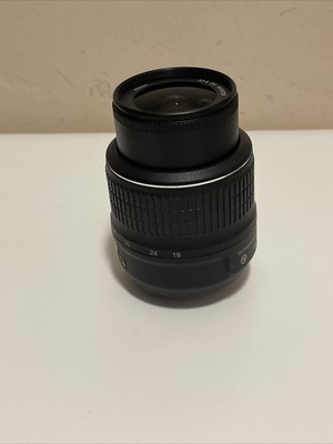 Nikon AF-S DX Nikkor 18-55mm f/3.5-5.6G VR Lens FF572 From Japan