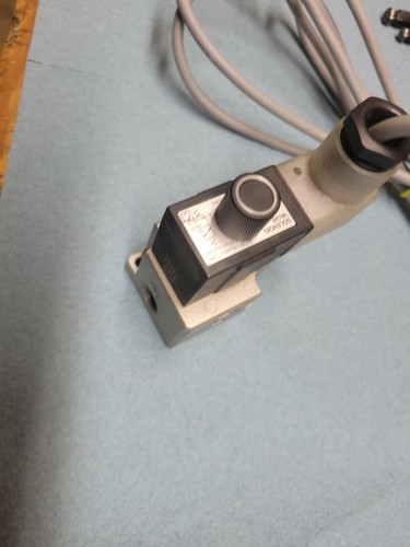 SMC SOLENOID VALVE VT317V-5DZ-02 - Picture 2 of 3