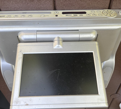 Polaroid 7'' Under-the-Cabinet TV LCD DVD Player FDX-0700T w/book 52926-15-1
