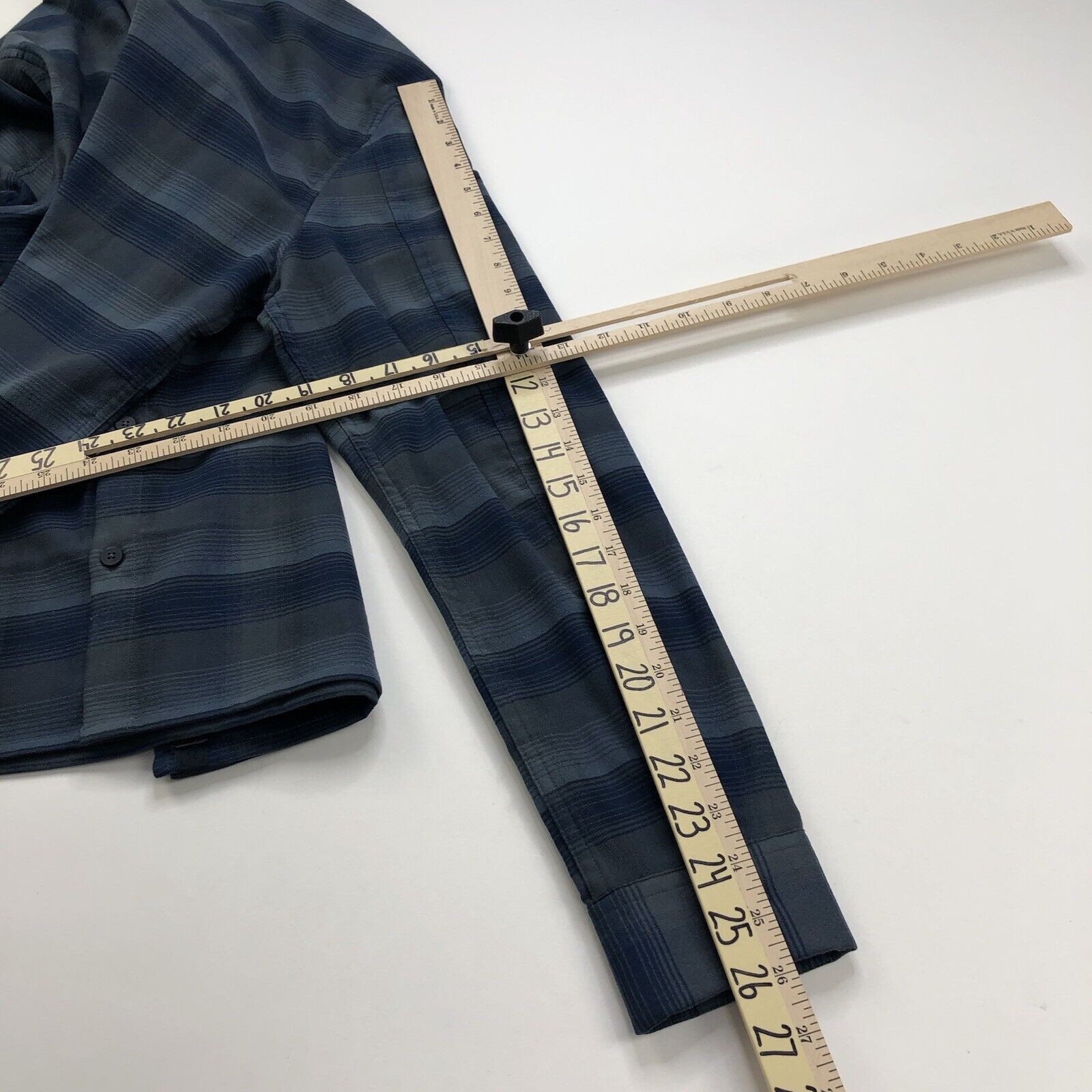 Lululemon Medium Button Long Sleeve Polyester Str… - image 9