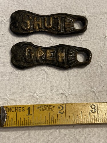 Pair Antique Cast Iron Open Shut Fireplace Stove Damper Vent Pulls Hardware - Foto 2 di 7