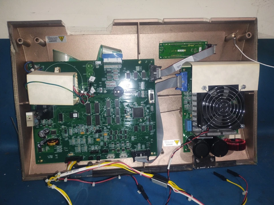 Panel de control de centrífuga Beckman Allegra X-15R y placa principal con pantalla VFD Foto 3 de 4