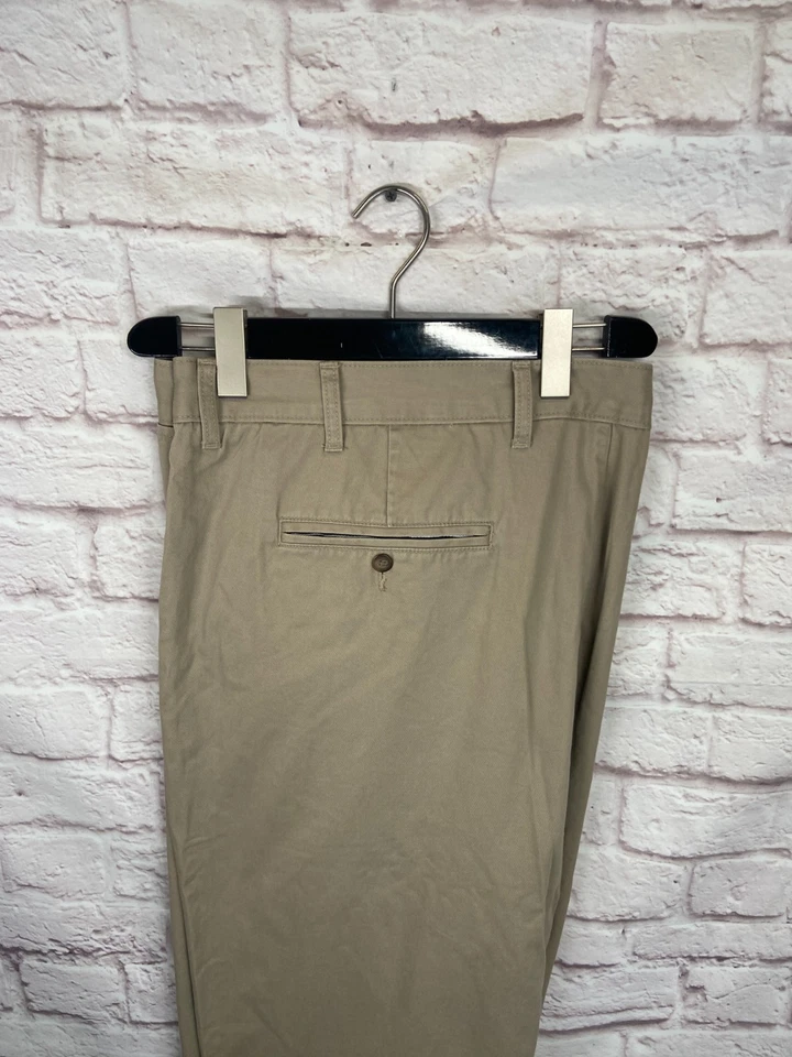 NOVO NAUTICA Calça/Calças Masculinas Marrom Cáqui ALGODÃO REG FIT Frente Plana 52x32 - Imagem 2 de 4