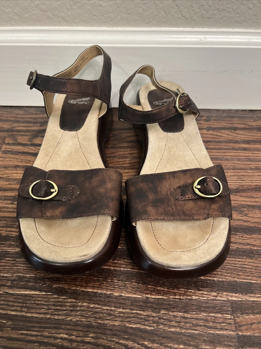 Dansko Lynnie Brown Sandals Womens Size 8.5 39 Leather Buckle