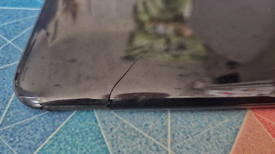 HP Touchpad Tablet, battery is dead but otherwise everything else works well - Image 3 of 4